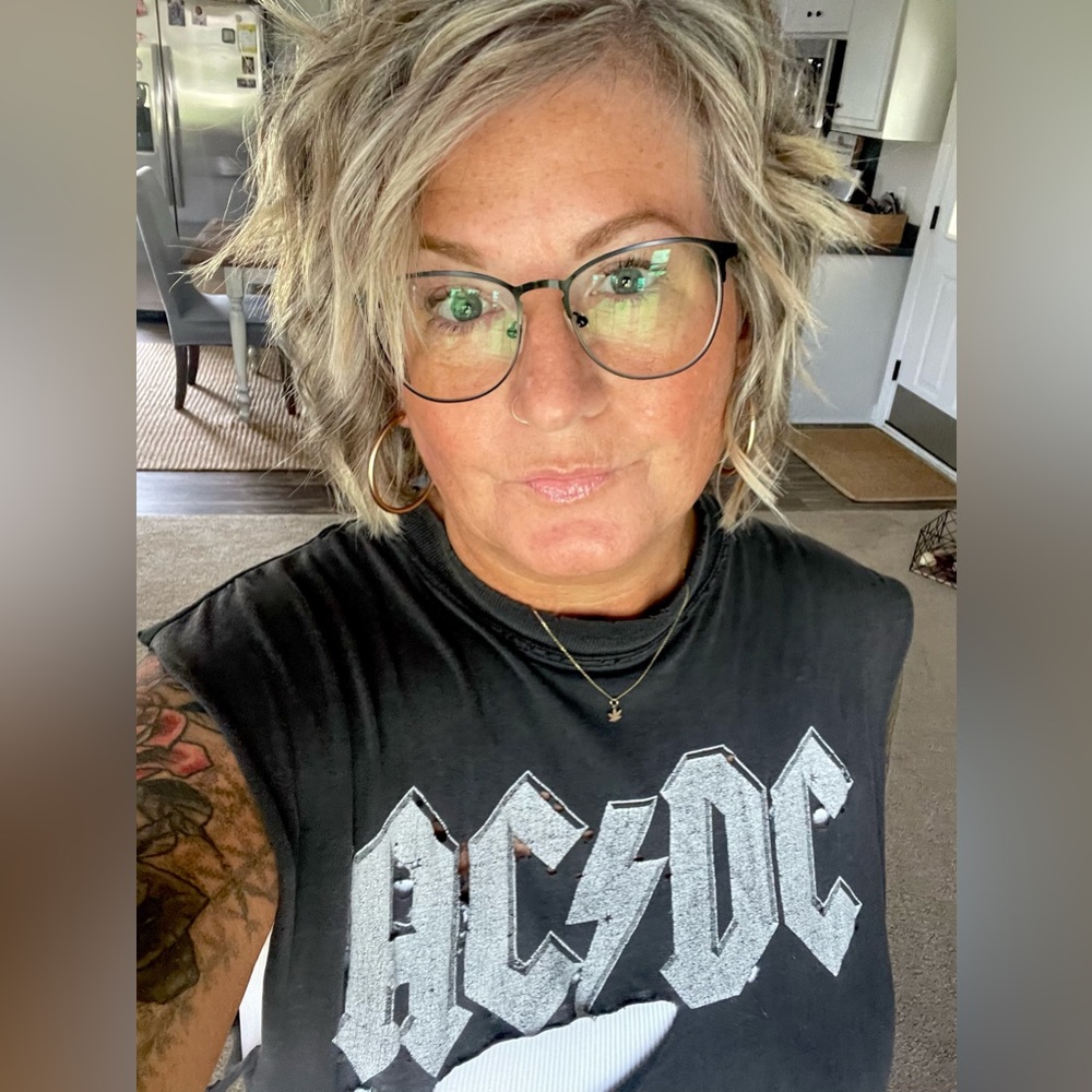 Meet your Posher, Chastity